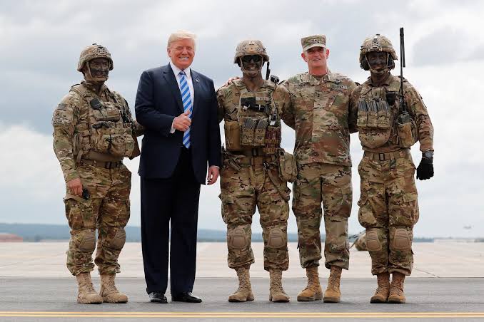 DONALD TRUMP MİLİTARY SHOW !